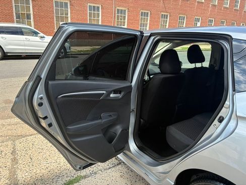 Used 2018 Honda Fit Sport image 12