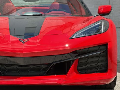 Used 2024 Chevrolet Corvette Z06 RWD image 12