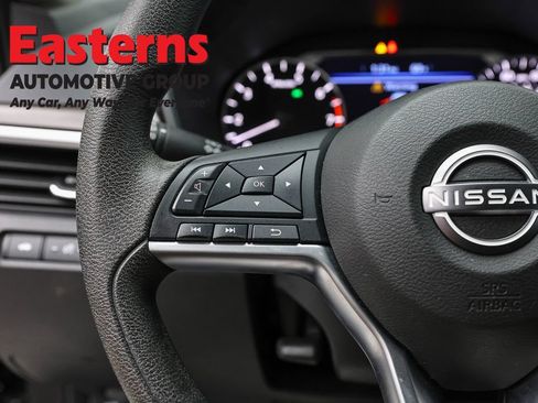 Used 2023 Nissan Altima 2.5 SV FWD image 15