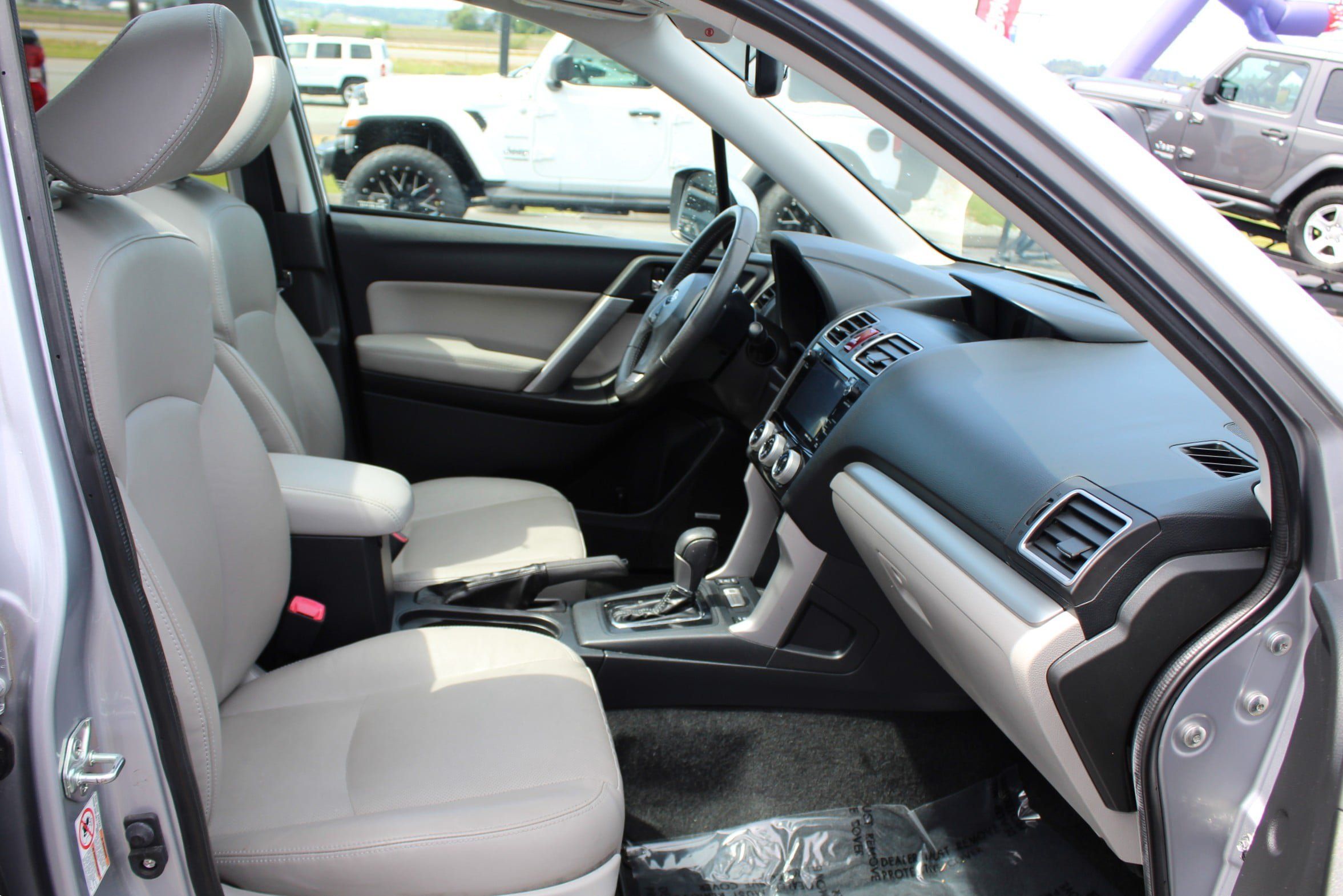 Used 2016 Subaru Forester 2.5i Touring w/ Eyesight & Navigation System AWD/4WD image 18