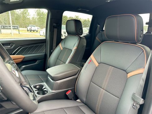New 2026 GMC Canyon AT4 image 8