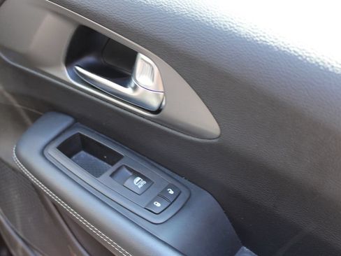 Used 2025 Chrysler Pacifica Select FWD image 20