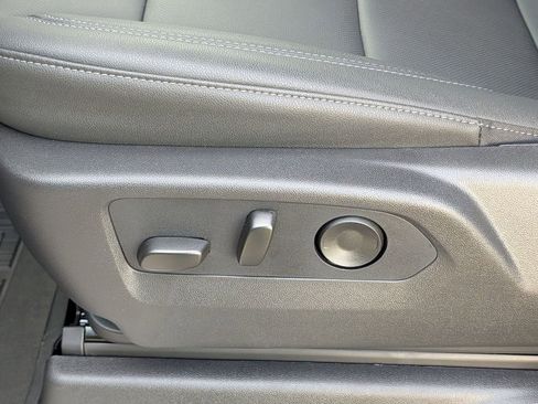 New 2026 GMC Sierra 1500 SLT image 24