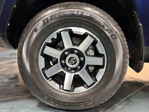 Used 2022 Toyota 4Runner TRD Off-Road Premium image 27