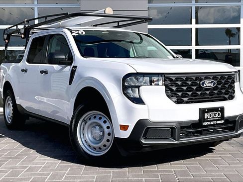 Used 2025 Ford Maverick XLT w/ Equipment Group 302A image 3