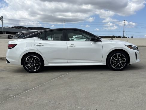 New 2025 Nissan Sentra SR w/ SR Premium Package image 2