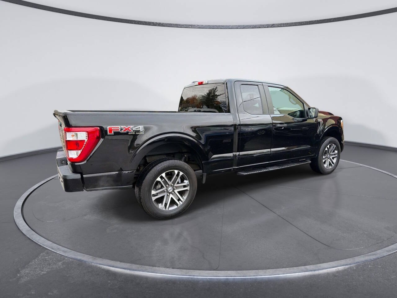 Used 2021 Ford F150 XL w/ Equipment Group 101A High AWD/4WD image 4