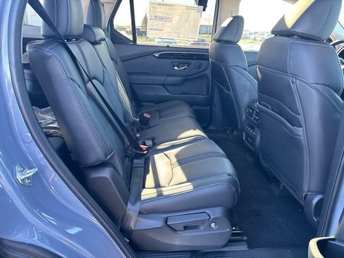 New 2025 Honda Pilot Touring image 23