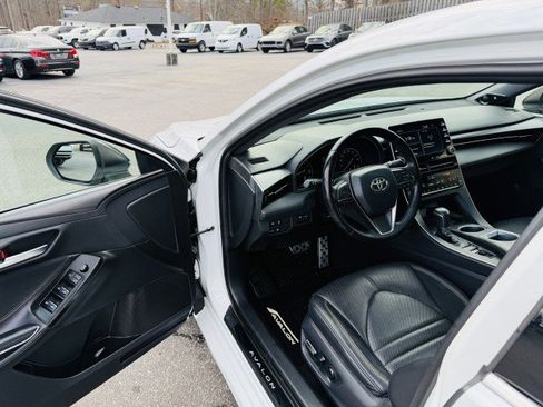 Used 2019 Toyota Avalon XSE w/ All Weather Liner Package image 10