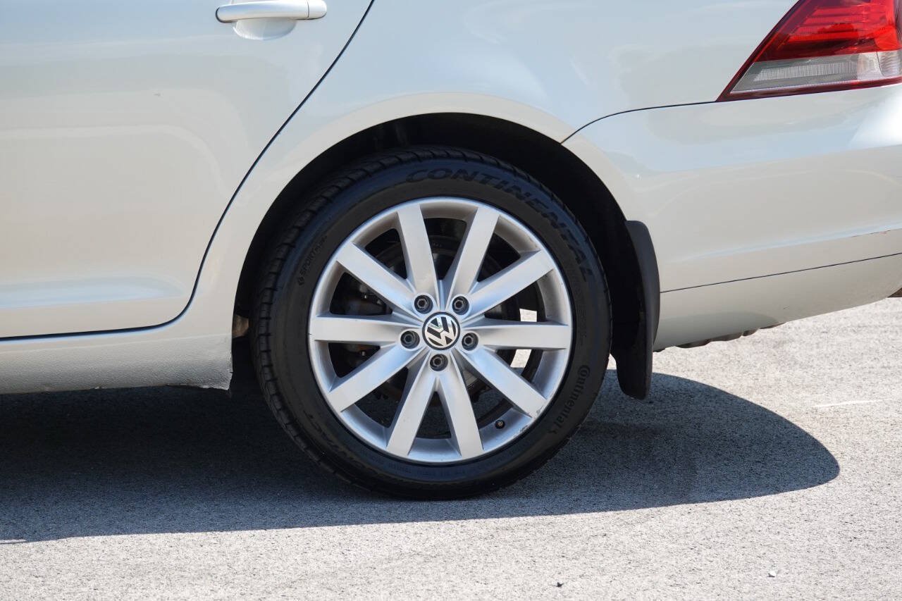 Used 2012 Volkswagen Jetta TDI FWD image 16