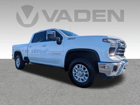 Used 2024 Chevrolet Silverado 2500 LTZ w/ LTZ Convenience Package AWD/4WD image 3