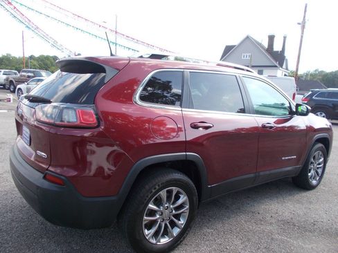 Used 2020 Jeep Cherokee Latitude Plus AWD/4WD image 3