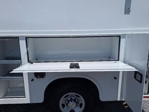 Used 2023 Chevrolet Express 3500 w/ Power Convenience Package RWD image 7