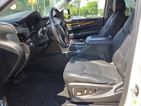 Used 2016 Cadillac Escalade Luxury RWD image 6