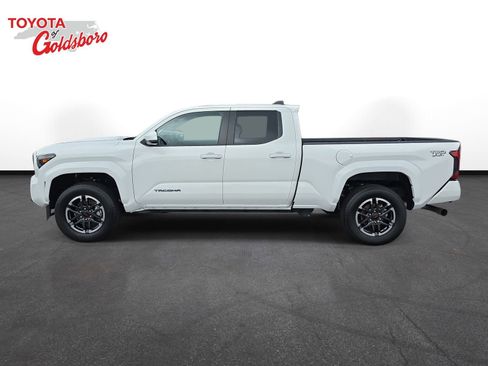 Used 2025 Toyota Tacoma TRD Sport RWD image 8