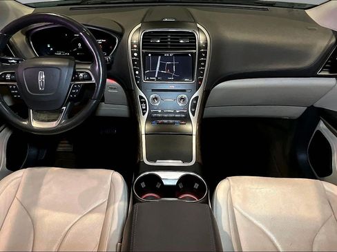 Used 2019 Lincoln Nautilus Reserve FWD image 8