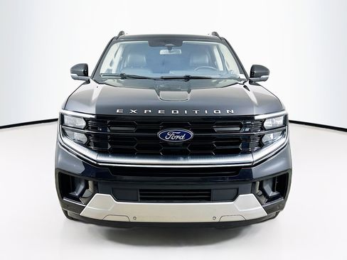 Used 2025 Ford Expedition Max Platinum image 2