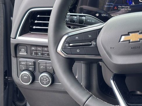 New 2025 Chevrolet Suburban Premier image 25