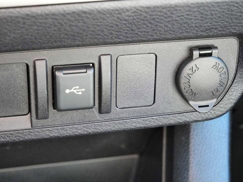 Used 2020 Toyota Tacoma SR image 28