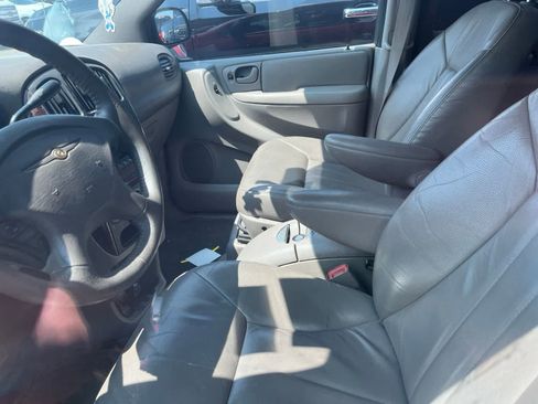 Used 2003 Chrysler Town & Country EX FWD image 23