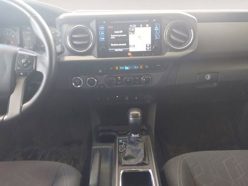 Used 2016 Toyota Tacoma TRD Off-Road image 11