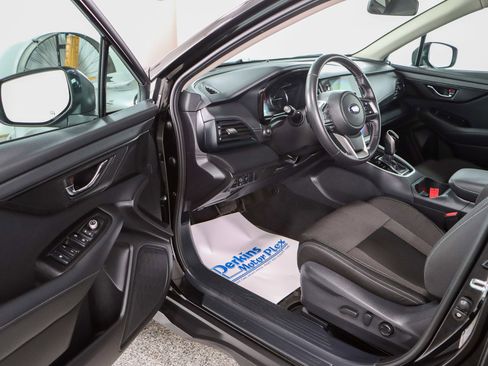 Used 2024 Subaru Outback Premium image 3