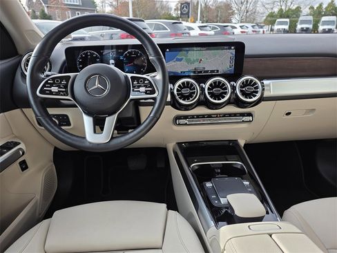 Certified 2022 Mercedes-Benz GLB 250 4MATIC image 2