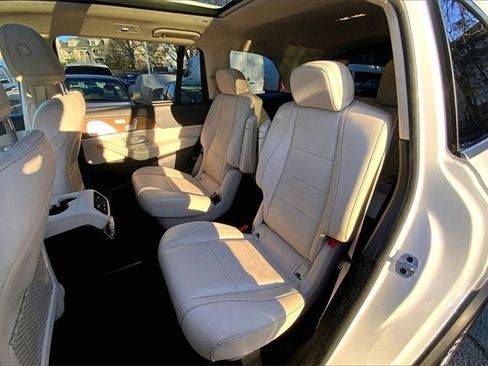 Certified 2022 Mercedes-Benz GLS 450 4MATIC image 17