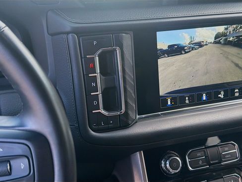 Used 2024 GMC Yukon XL Denali AWD/4WD image 15