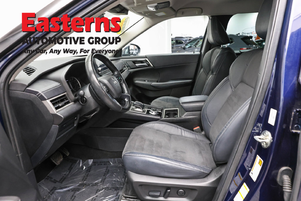 Used 2023 Mitsubishi Outlander SE AWD/4WD image 15