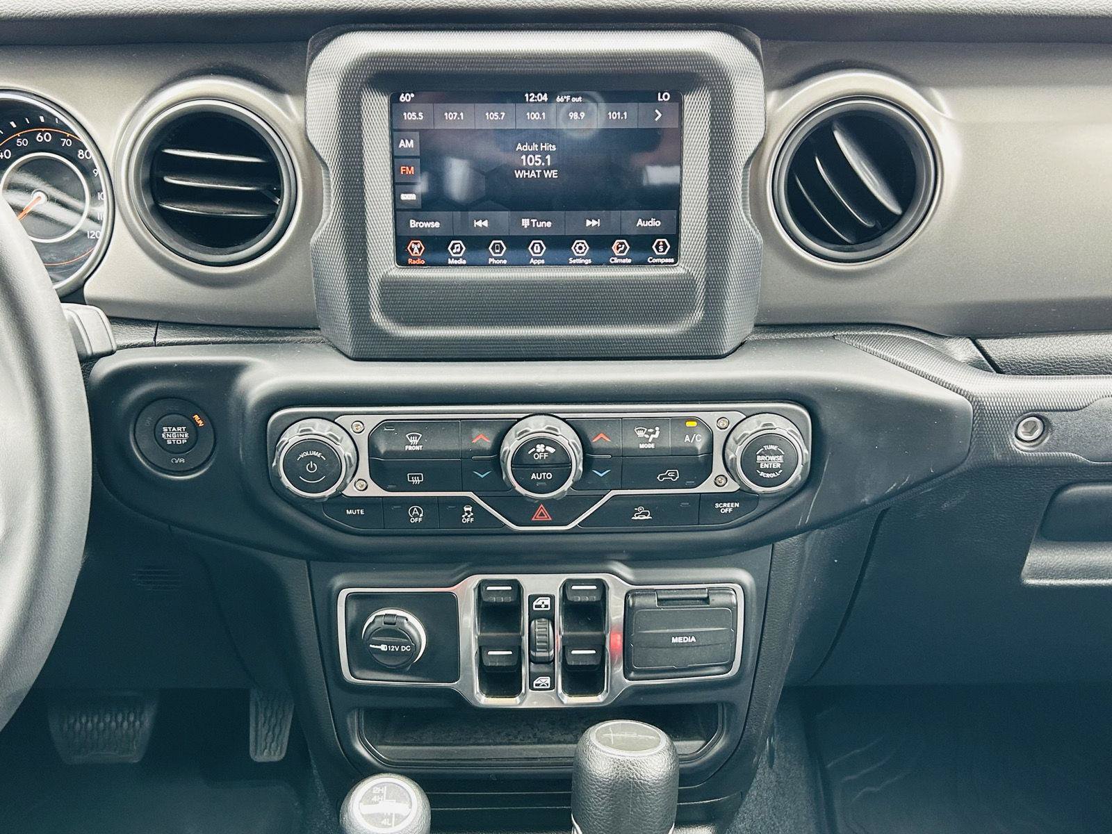 Used 2023 Jeep Gladiator Sport AWD/4WD image 15