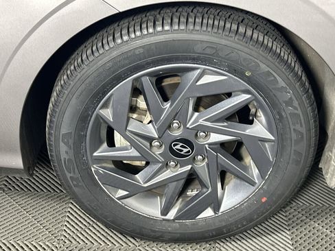 Used 2024 Hyundai Elantra SEL image 10