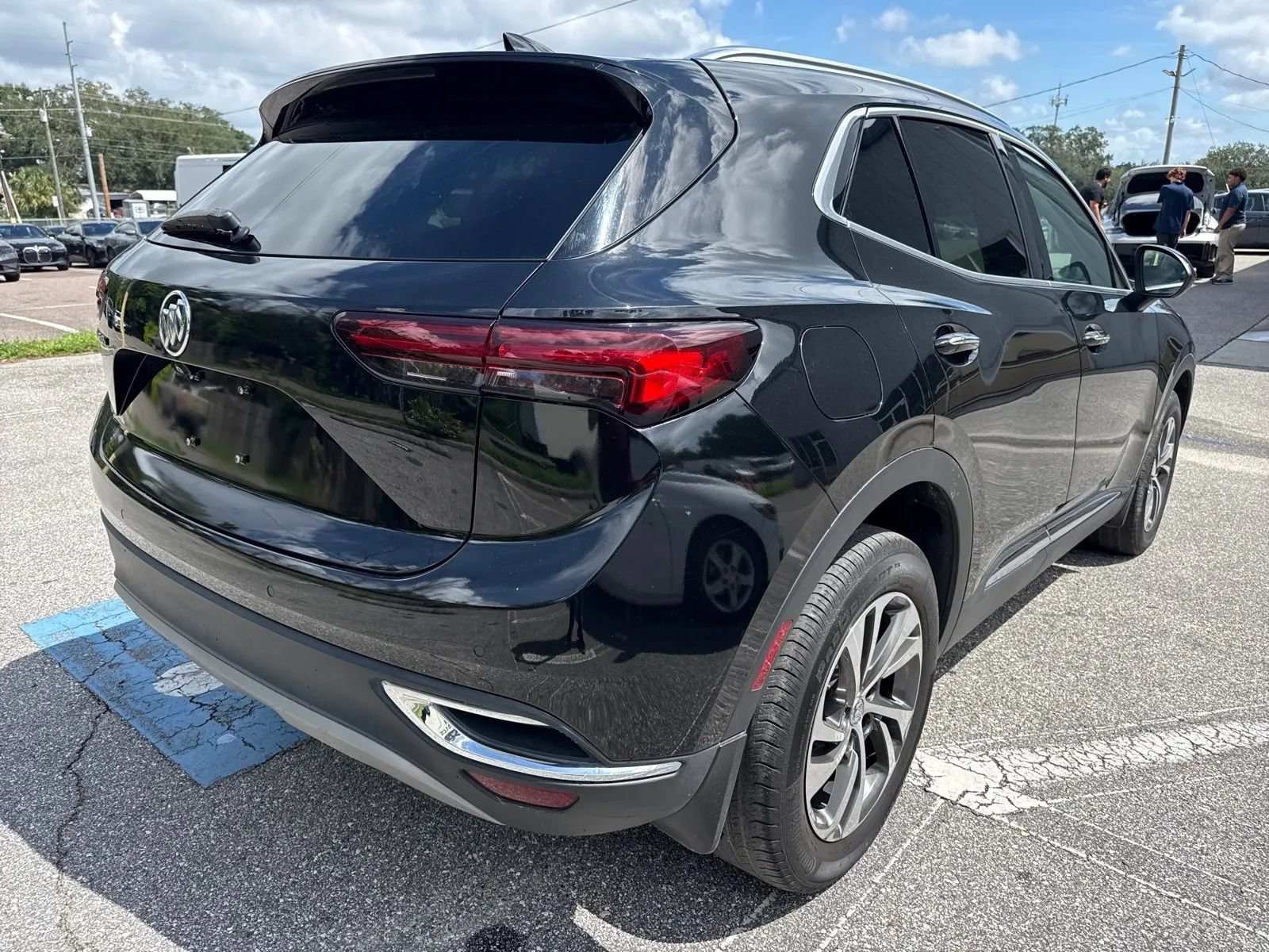 Used 2022 Buick Envision Essence w/ Safety Package FWD image 7