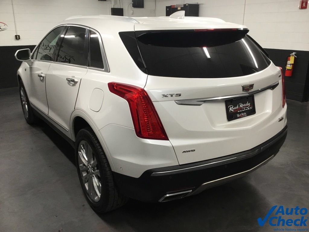 Used 2017 Cadillac XT5 Platinum w/ Driver Assist Package AWD/4WD image 7