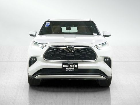 Used 2025 Toyota Highlander Platinum AWD/4WD image 8