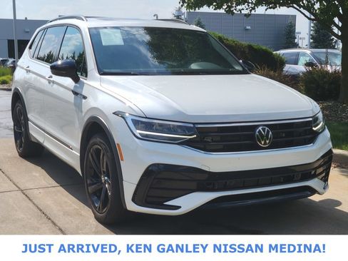 Used 2024 Volkswagen Tiguan SE R-Line FWD image 1