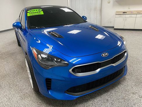 Used 2019 Kia Stinger Premium image 3
