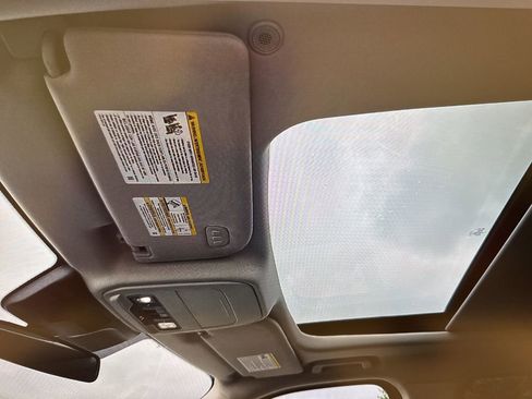 Used 2025 Ford Expedition Active image 11