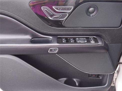 Used 2023 Lincoln Aviator Reserve image 24