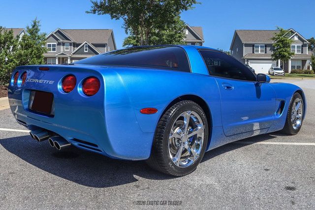Used 1998 Chevrolet Corvette Coupe w/ Roof Pkg RWD image 18