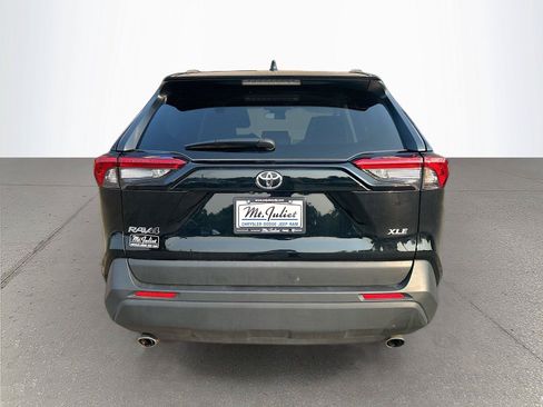 Used 2025 Toyota RAV4 XLE FWD image 6