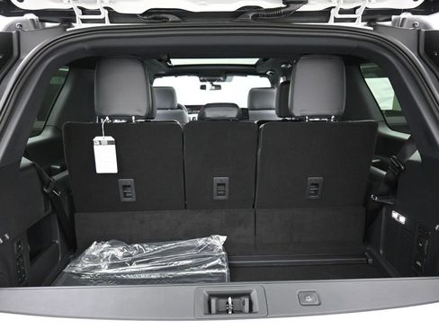 New 2025 Ford Expedition Platinum w/ Stealth Performance Package image 23