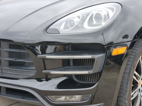 Used 2018 Porsche Macan Turbo image 9