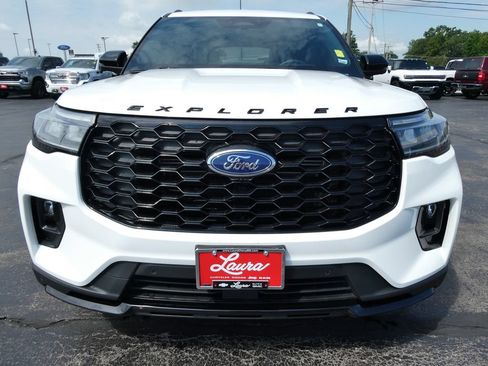 Used 2025 Ford Explorer ST-Line AWD/4WD image 9
