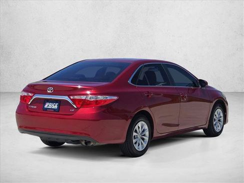 Used 2017 Toyota Camry LE FWD image 5