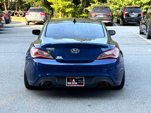 Used 2015 Hyundai Genesis 3.8 image 6