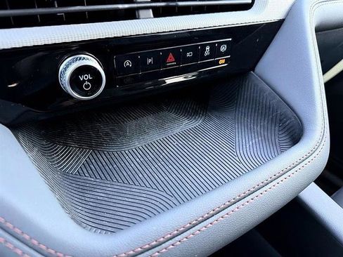 Used 2026 Ford Explorer Active w/ Active Comfort Package image 40