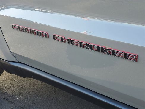 Used 2021 Jeep Grand Cherokee Trailhawk image 39