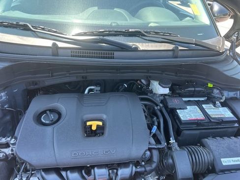 Used 2025 Kia Soul LX w/ LX Technology Package FWD image 31