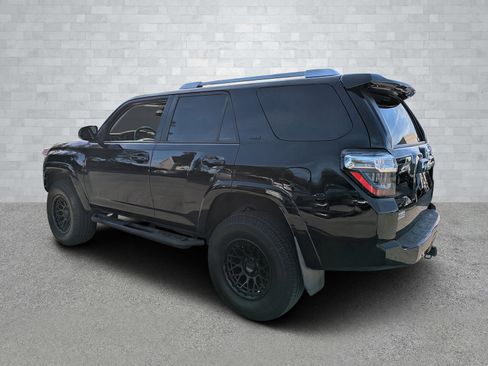Used 2018 Toyota 4Runner SR5 image 7